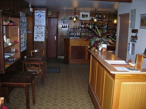 Hotel Chastrusse Nadaillac-de-Rouge Ngoại thất bức ảnh